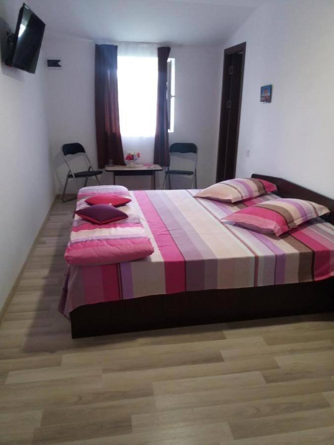 Casa Ariana Hotell Curtea de Argeş Exteriör bild