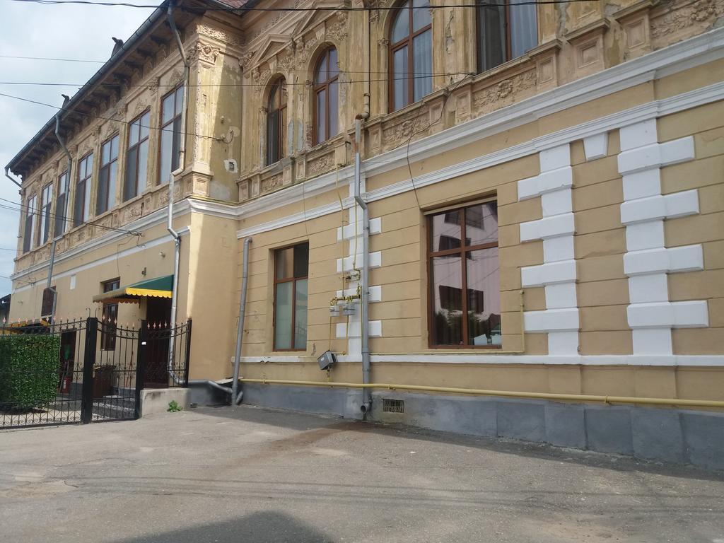 Casa Ariana Hotell Curtea de Argeş Exteriör bild