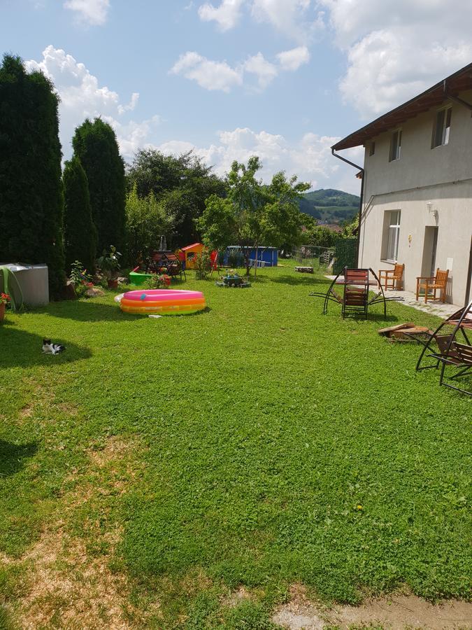 Casa Ariana Hotell Curtea de Argeş Exteriör bild
